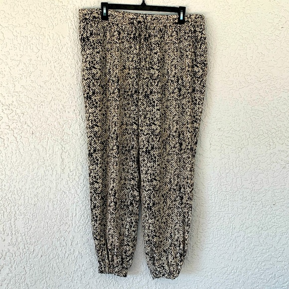 Dressbarn soft flowy pants with pockets size 1X fun print - Picture 1 of 12